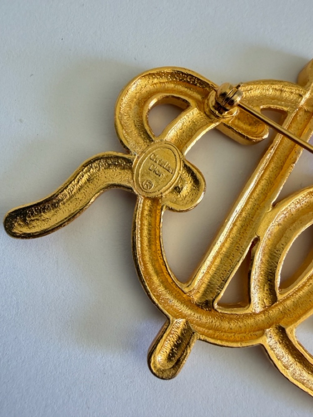 DIOR Oversized Woven Rope Design CD Logo Gold Plated 1980โs Pin Brooch Vintage - Picture 7 of 11